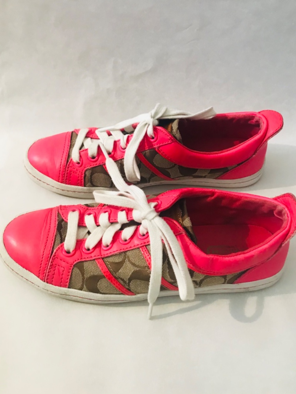 Coach Alivia Signature Logo Canvas Tennis Shoes Sneakers Hot Pink Leather Trim - Picture 3 of 11